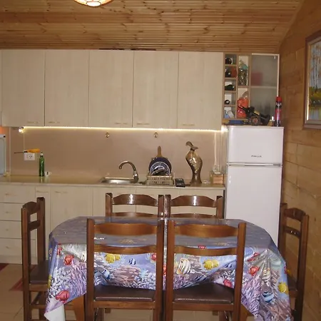 Shtepia E Pishes Velipojë