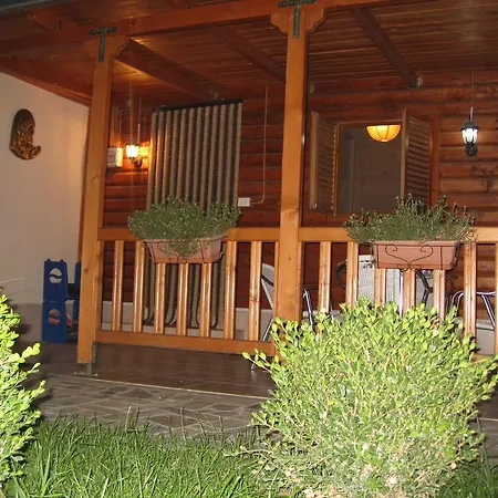 Shtepia E Pishes Velipojë