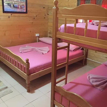Shtepia E Pishes Prázdninový dům