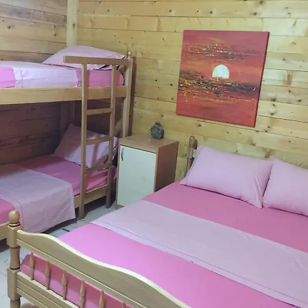 Shtepia E Pishes Prázdninový dům *