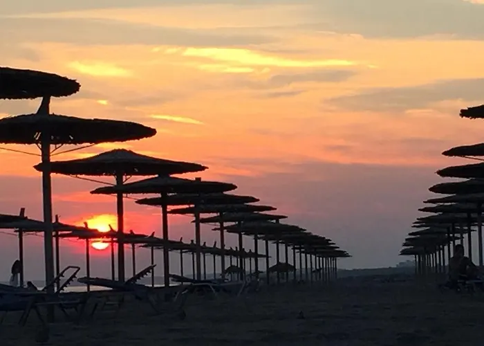 Shtepia E Pishes 度假居 Velipojë